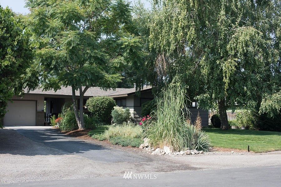 1st image of 570 Darwood Avenue