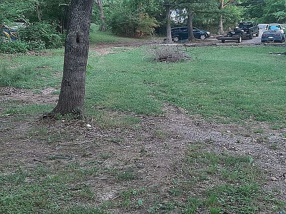 4th image of 606 W Whillock St