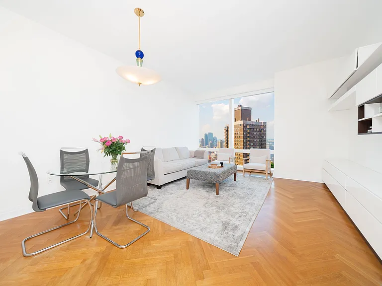 25 Columbus Cir #53F — Photo 8