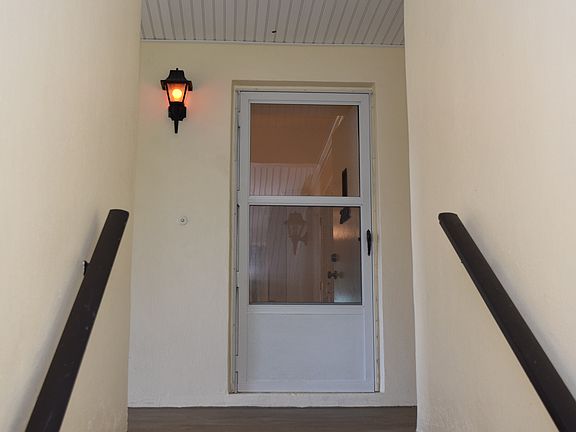 4th image of 1815 Robalo Dr Unit 202C