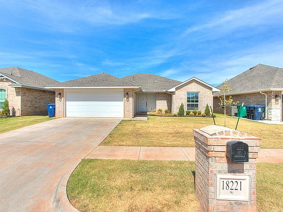 2nd image of 18221 Sunny Stone Ln