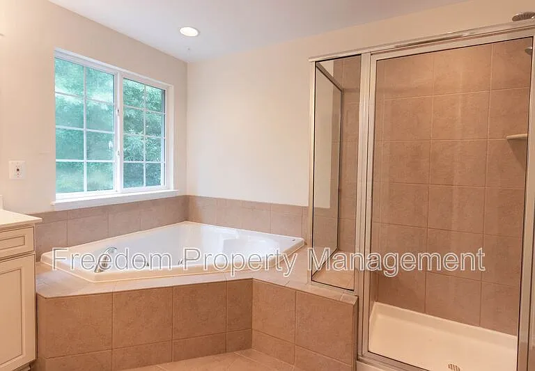 4100 Presidential Hill Loop — Photo 22