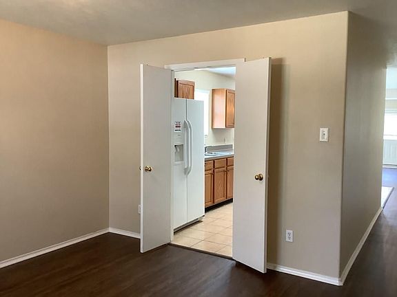 4th image of 18223 Barkers Crest Dr