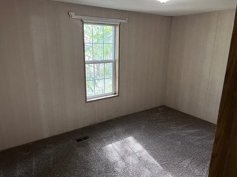 22195 Vallotton Ln — Photo 8