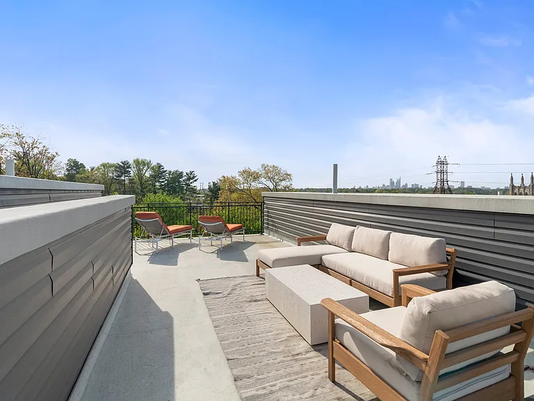 3590 Calumet St — Photo 29