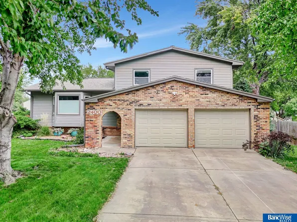 2400 S Canterbury Ln, Lincoln, NE 68512