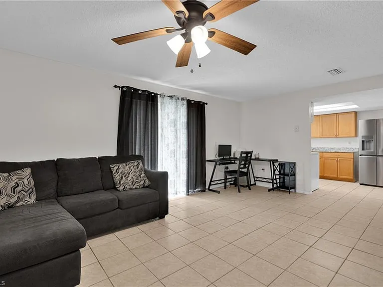 423 SE 24th Ave — Photo 4