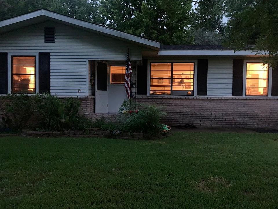 1st image of 2614 Dupont St