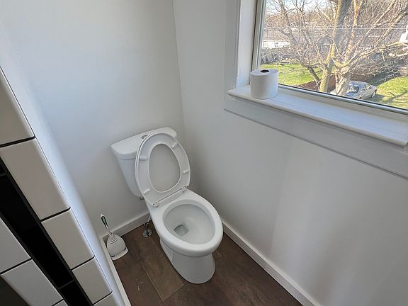 4th image of 1531 State St