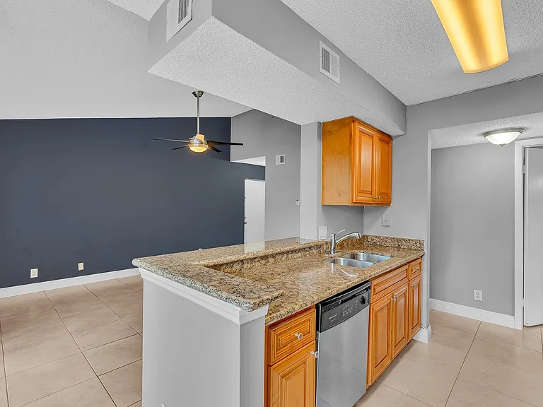 5740 Rock Island Rd #291 — Photo 11
