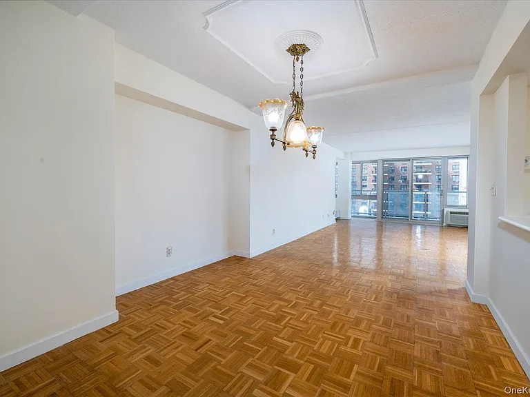 170 W Broadway #4H — Photo 20