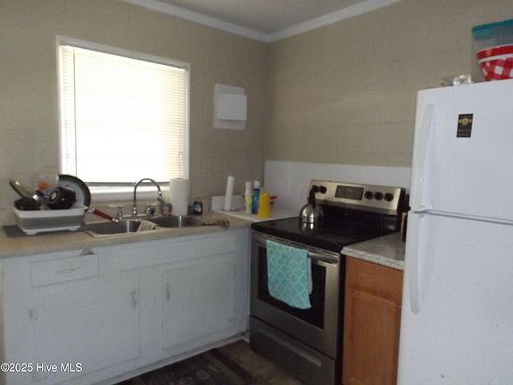 3rd image of 108 NE 43rd Street