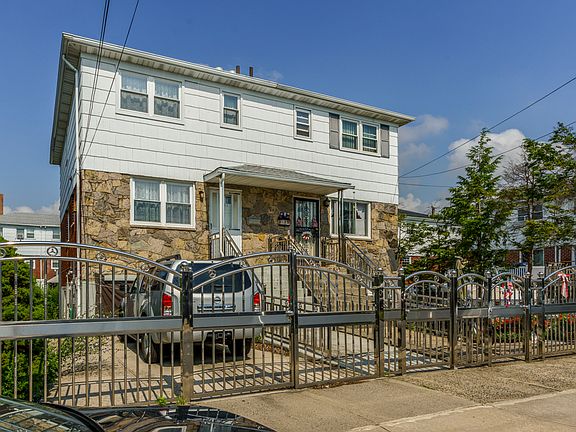 2nd image of 1555 Dwight Pl