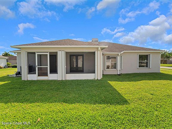 3rd image of 1132 Egret Lake Way