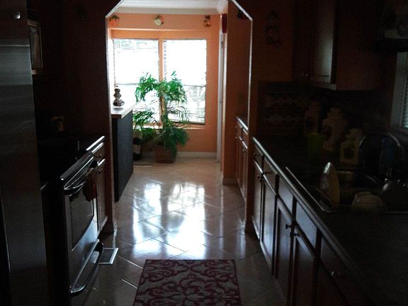 KITCHEN HALL