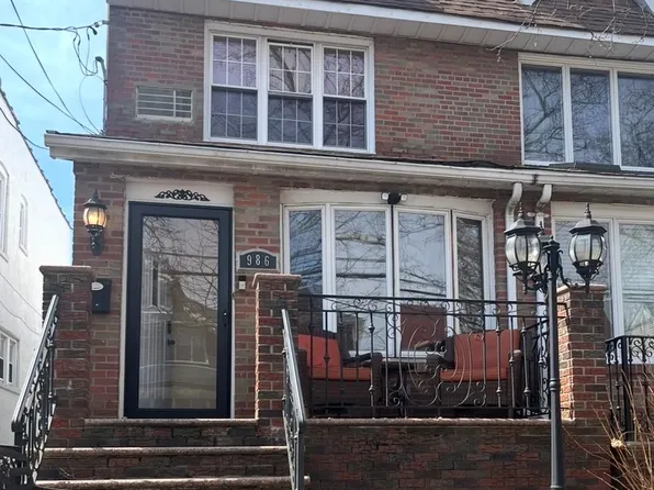 986 77th Street, Brooklyn, NY 11228