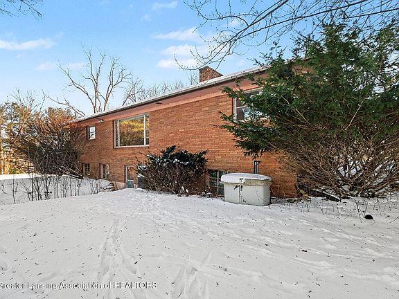 4th image of 6951 Seabury Rd