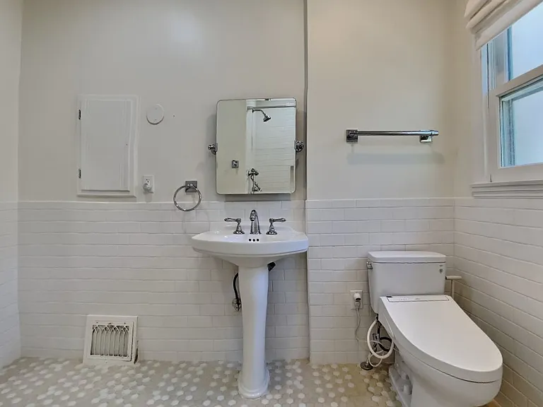 1866 Bidwell Way — Photo 22