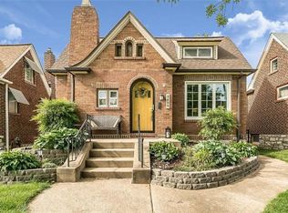 5609 Gresham St, Saint Louis, MO 63109
