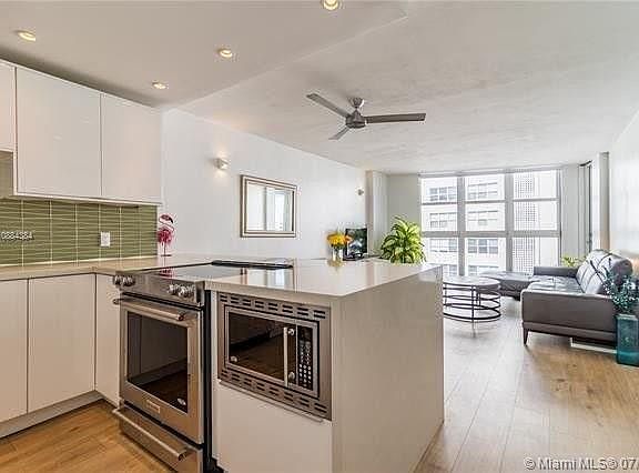 2nd image of 1228 West Ave APT 805