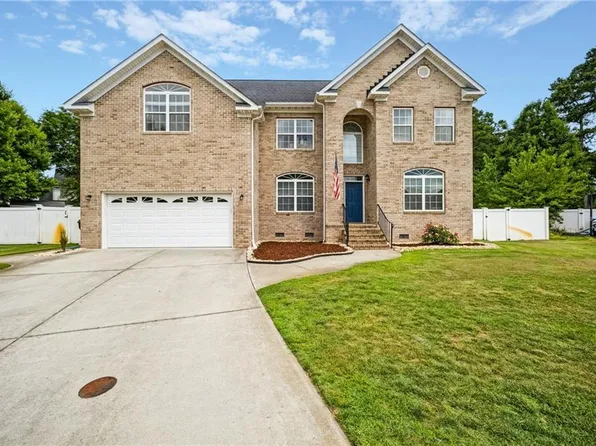 237 Castleberry Dr, Chesapeake, VA 23322