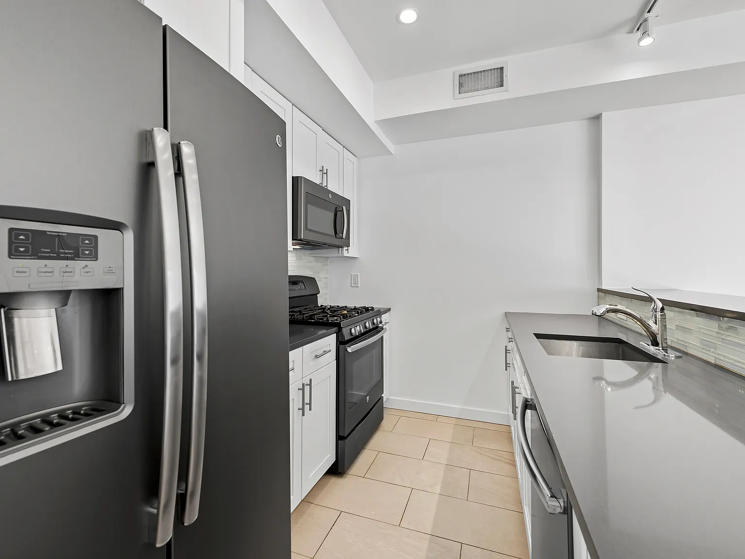 30-25 21st Street — Photo 2