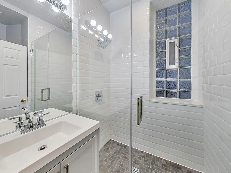 2141 W Crystal St #2 — Photo 15