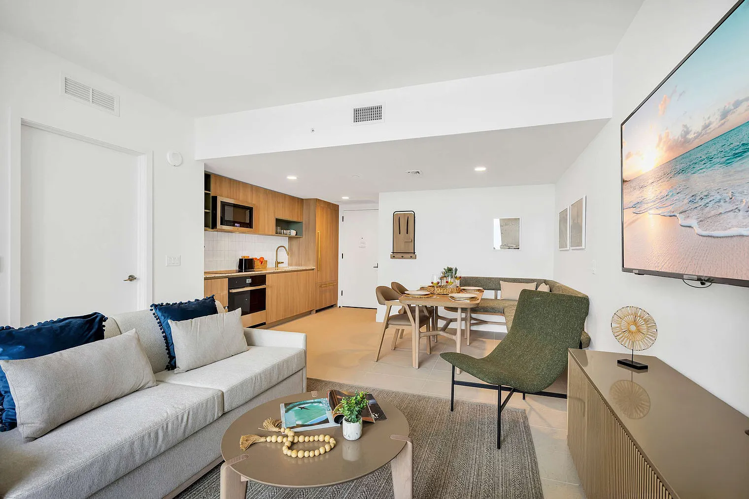 1 bed, 1.0 bath, 516 sqft, $3,583 — Photo 2
