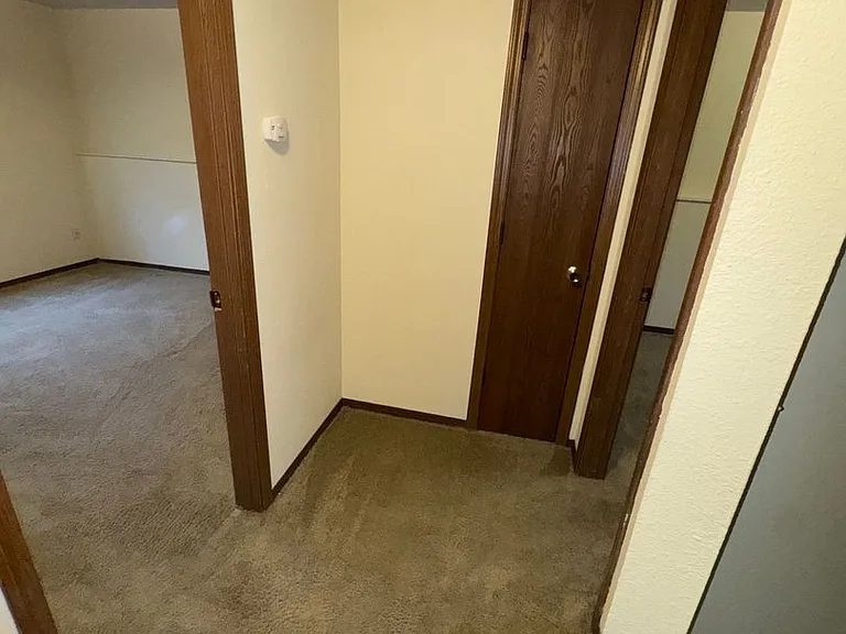 420 N East Park Ln — Photo 5