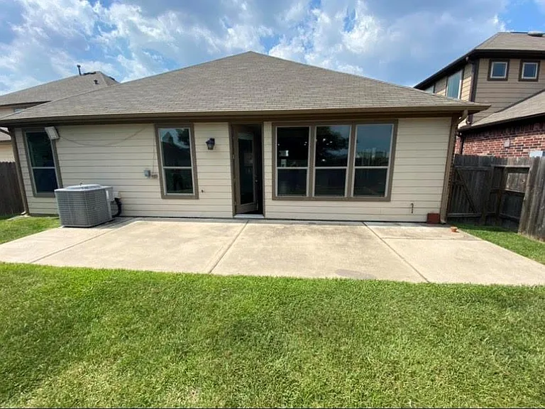 16511 Winthrop Bend Dr — Photo 16