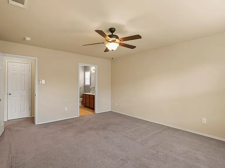 1433 Willoughby Way — Photo 15