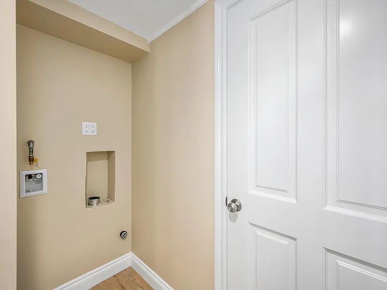 215 Poinsettia Ave #1/2 — Photo 22