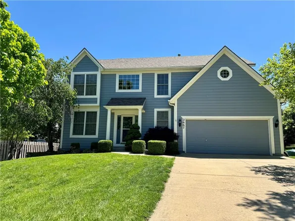 2667 W Whitney St, Olathe, KS 66061