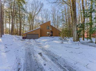 26 Stonegate Rd, Ballston Lake, NY 12019