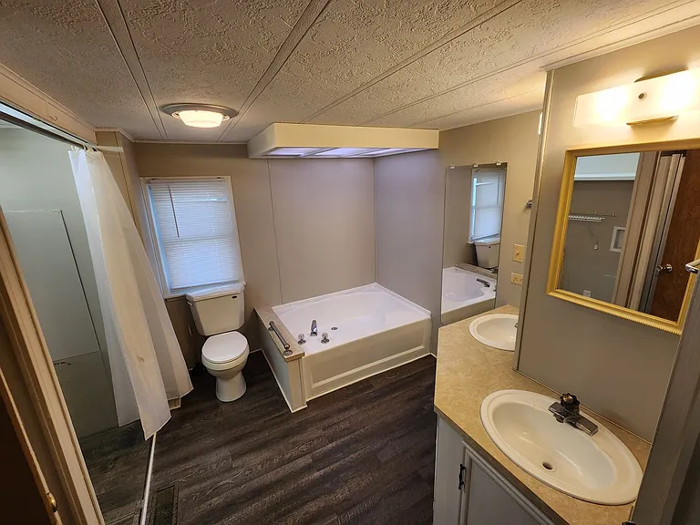 Belle Villa Lake — Photo 17