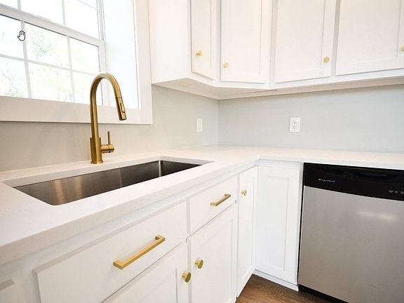 4th image of 220 Wylie School Rd #222