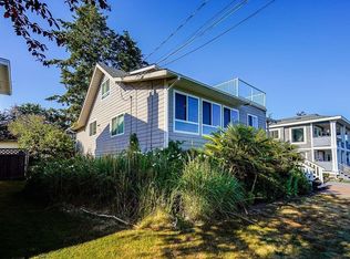 15841 Buena Vista Ave, White Rock, BC V4B 2A2