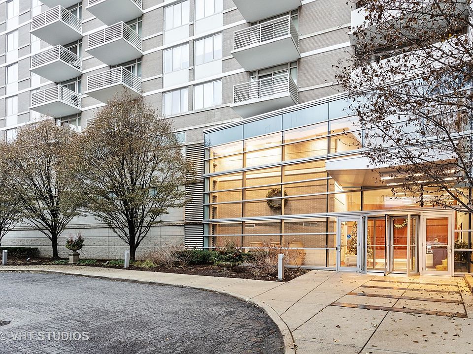 1st image of 1515 S Prairie Ave Unit 902