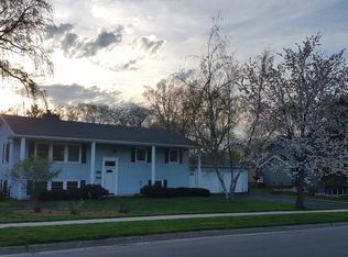 669 Hillcrest Dr, Oregon, WI 53575