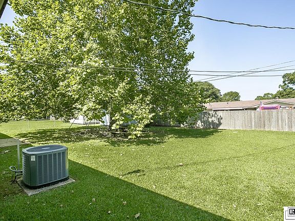 3rd image of 409 Ferndale Ave