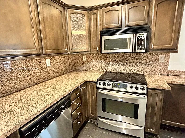 2666 Tigertail Ave #114 — Photo 9