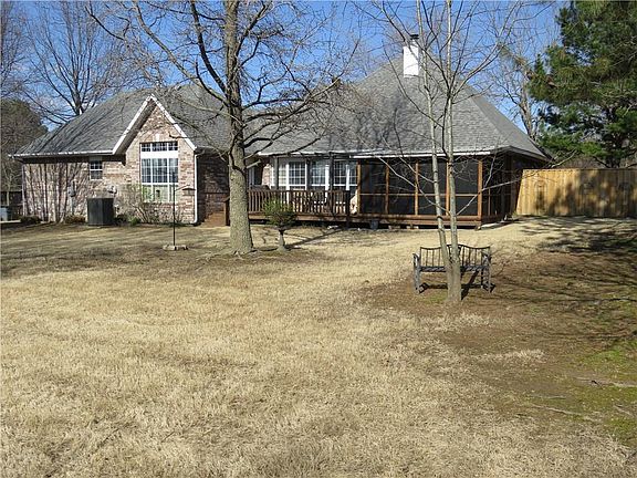 4th image of 2875 S Country Club Dr