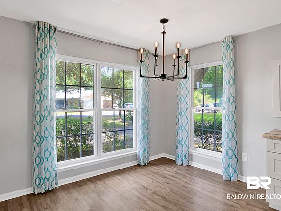 4th image of 1218 Mockingbird Ln #603