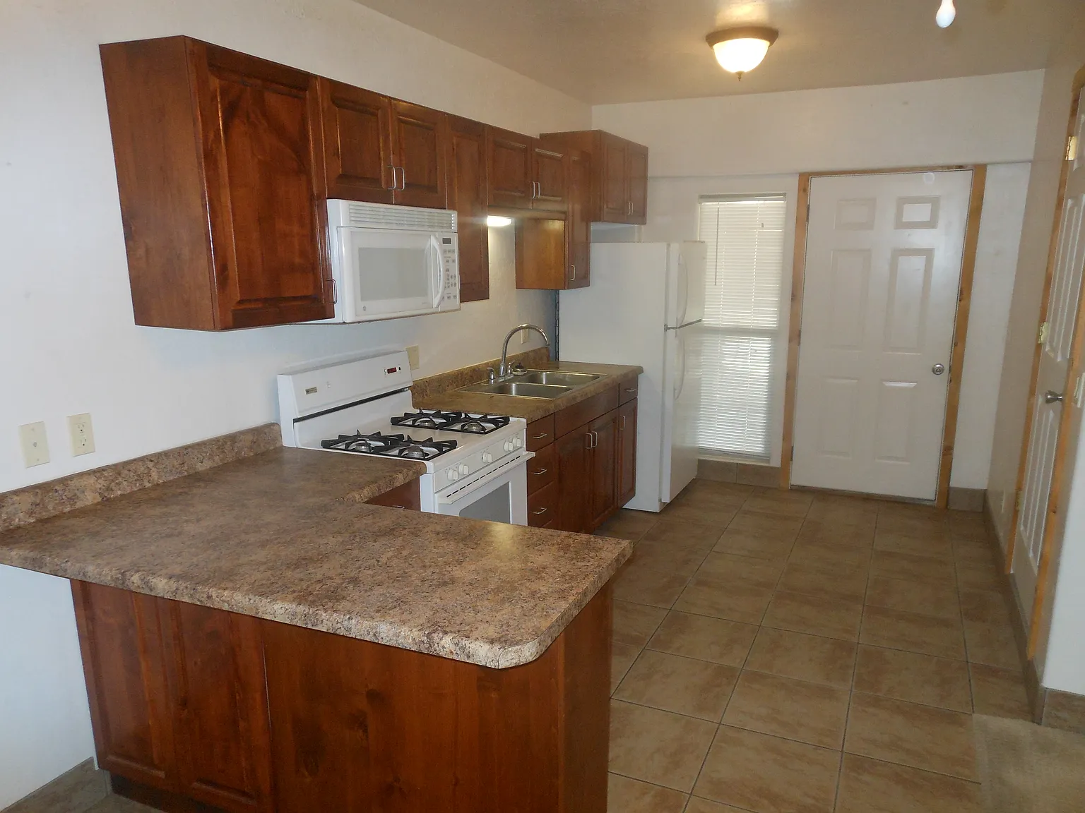 1 bed, 500 sqft, $850 — Photo 2