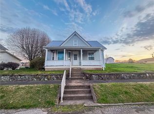 208 Stealey St, Middlebourne, WV 26149