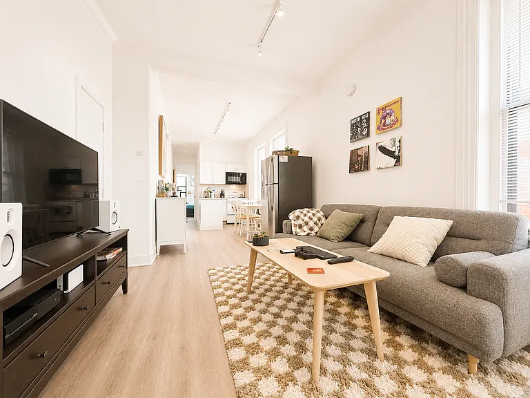 844 Park Ave #6 — Photo 6
