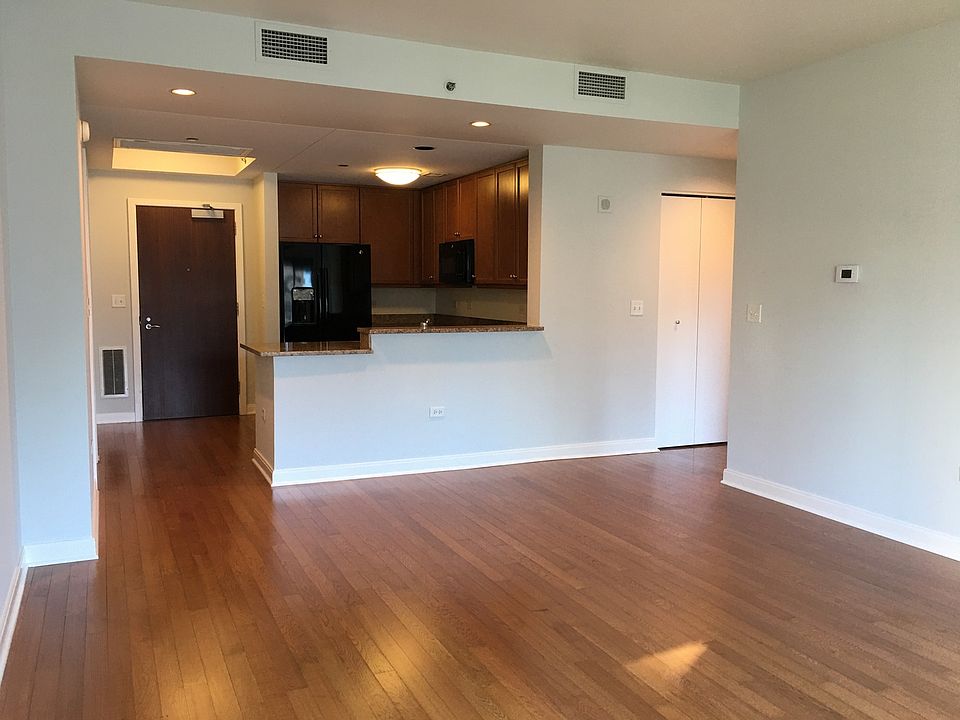 1st image of 130 N Garland Ct APT 2112