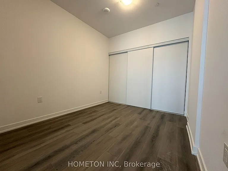 7439 Kingston Rd #813 — Photo 5