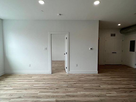 5th image of 1849 Hartranft St #A-101