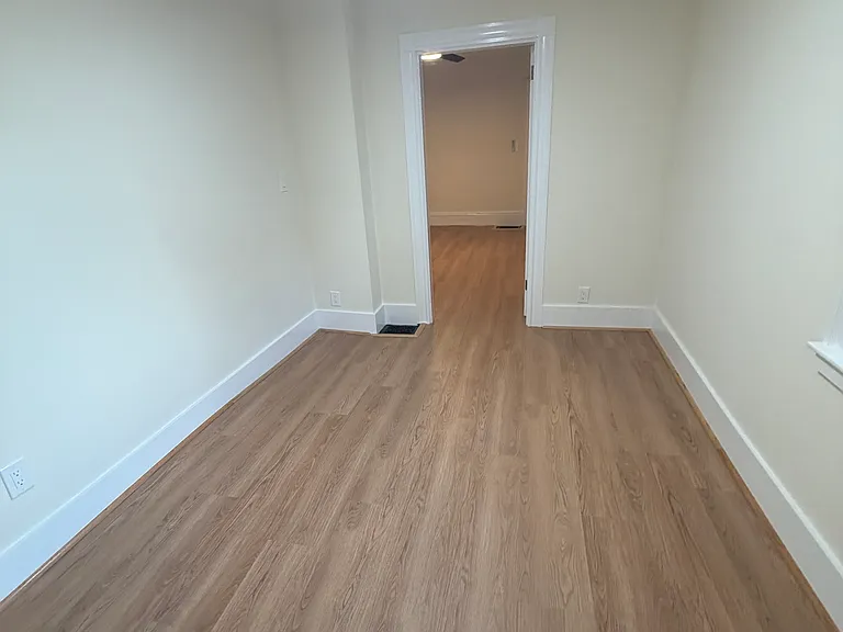 37 Basset St #1B — Photo 6
